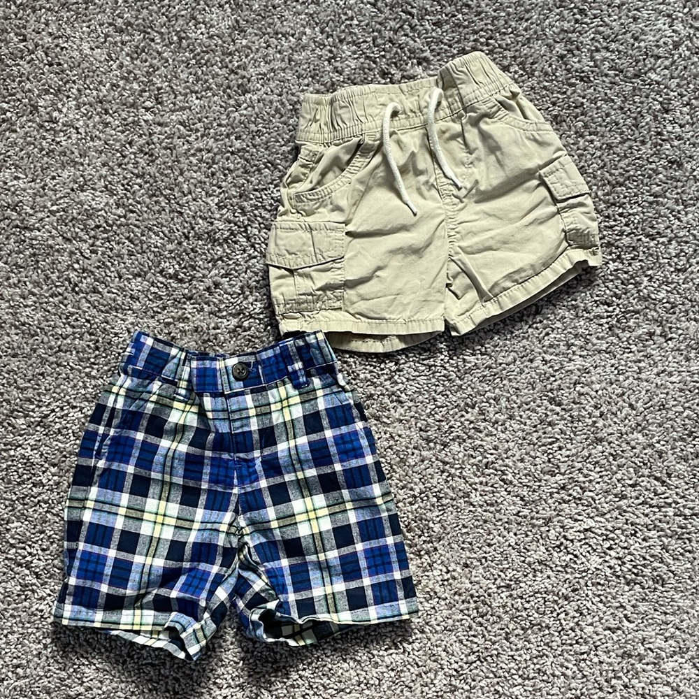 Two pairs of baby boy shorts 6-12 M GAP & Janie and jack